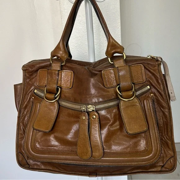 Chloé Bay leather tote bag in a distressed brown color - Picture 4 of 16